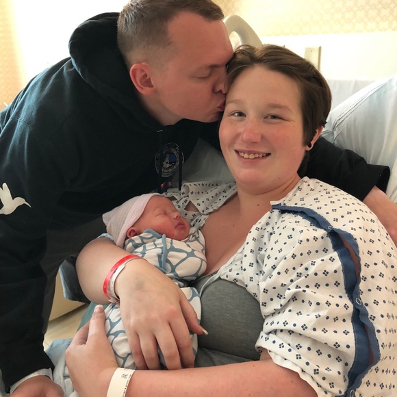 Meet Your Posher! - Picture 4 of 5